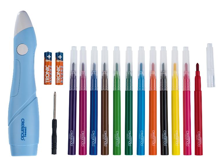 Elektrische Nagelfeile mit austauschbaren Köpfen, Batterien und farbigen Nagellackstiften.