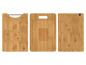 Drei Holz-Schneidebretter, eins mit Griff und eins mit Saftrille.