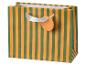 Geschenkpapierbeutel mit orange-grünen Streifen, weißem Bandgriff und Etikett.