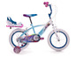 Ein blaues Kinderfahrrad mit Frozen-Motiv, Stützrädern und einem Schlitten.