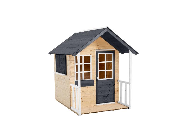 Holzspielhaus mit dunkelgrauem Dach, Tür und Fensterläden sowie einer kleinen Veranda.
