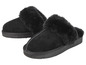 Schwarze Hausschuhe aus Fell