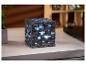 The Noble Collection Minecraft leuchtende Diamanterz-Blocklampe auf einem Schreibtisch