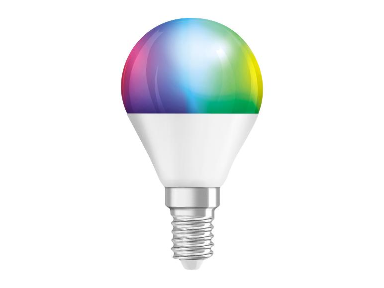 Smarte LED-Glühbirne mit farbigem, Verlaufsglobus und weißem Sockel.