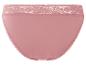Ein rosafarbener Slip mit Spitze.