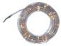 Aufgerollte LED-Lichterkette mit roten und gelben Lichtern auf schwarzem Hintergrund.