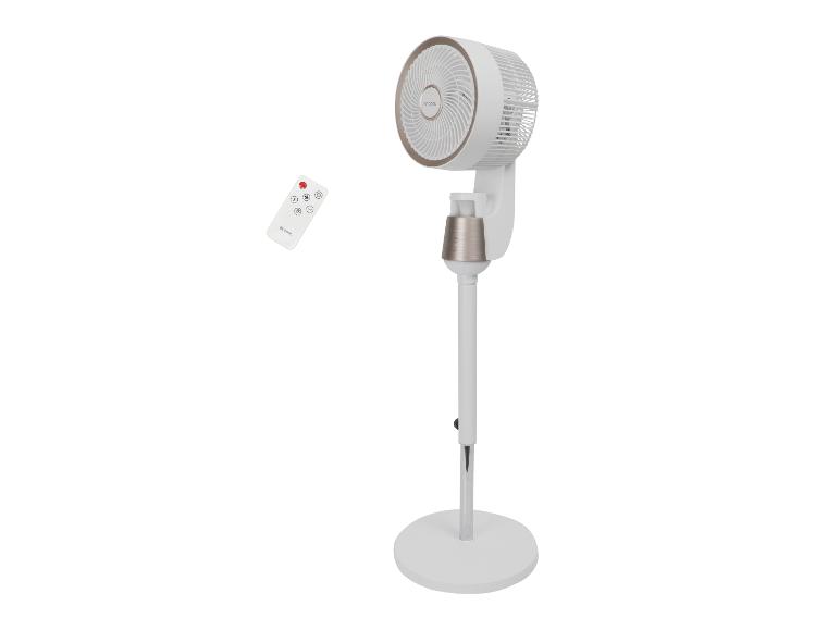 Weißer Standventilator mit Fernbedienung, mit rundem Kopf und goldenem Akzent.