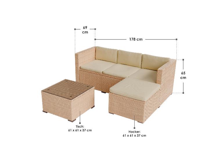 3-Sitzer Gartensofa-Set mit Hocker und Couchtisch, mit cremefarbenen Kissen.