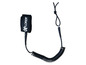 Ein schwarzes Explorer Surf-Leash mit Spiralkabel.