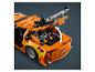 Orangefarbenes LEGO Technic Sportwagenmodell mit offener Motorhaube
