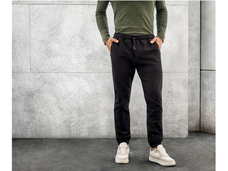 Gehe zu Vollbildansicht: LIVERGY&reg; Herren Cargo Joggers, normaler Schnitt, mit hohem Baumwollanteil - Bild 3