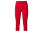 Rote, eng anliegende Caprihose für Damen.