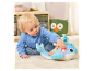 Baby spielt mit einem interaktiven, musikalischen VTech-Wal.