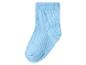 Eine hellblaue gerippte Socke für Kinder.