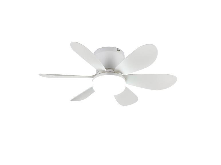 Weißer Deckenventilator mit fünf Flügeln und integriertem Licht