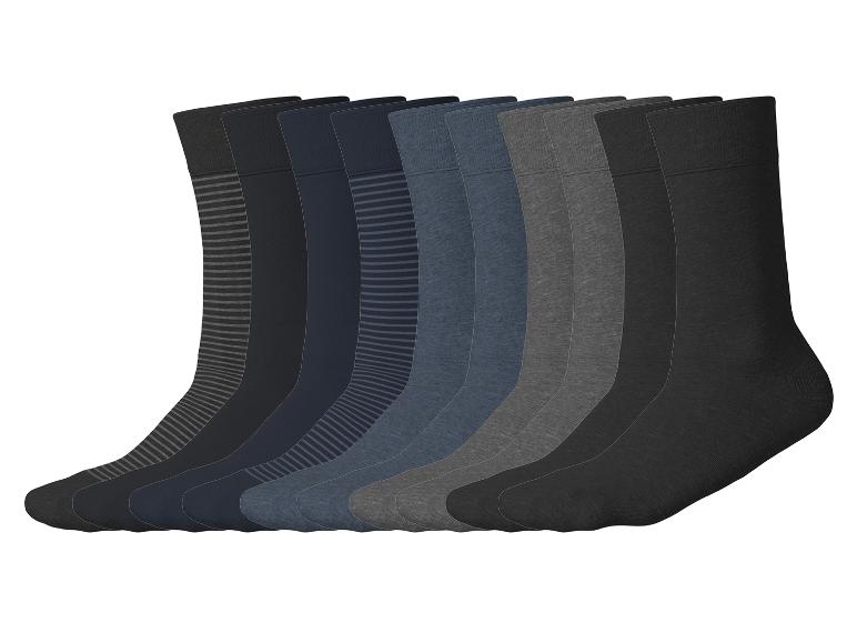 Zehnerpack Herren-Baumwollsocken in Blau-, Grau- und Schwarztönen, teils unifarben, teils gestreift.