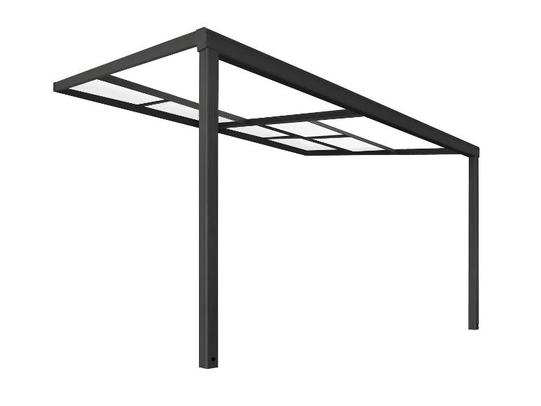Schwarze Metallpergola mit lichtdurchlässigem Dach