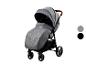 Grauer Kinderwagen mit braunem Griff und schwarzen Rädern.