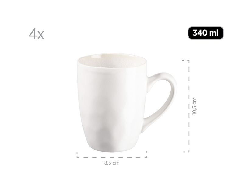 Vier weiße Tassen mit Henkel, 340 ml Fassungsvermögen.