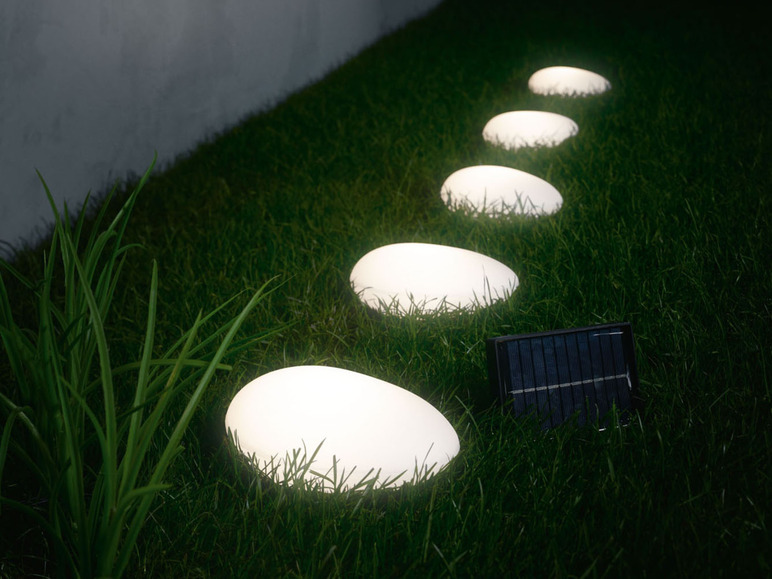 Gehe zu Vollbildansicht: Livarno Home LED Solar Bodenlichterkette, mit 5 LED-Leuchten - Bild 15