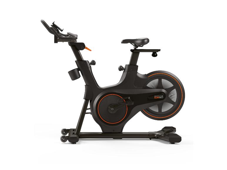 Schwarzes Heimtrainer mit orangefarbenen Akzenten und Tablet-Halterung