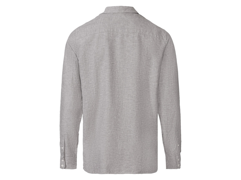 Ein graues Leinenhemd mit langen Ärmeln.