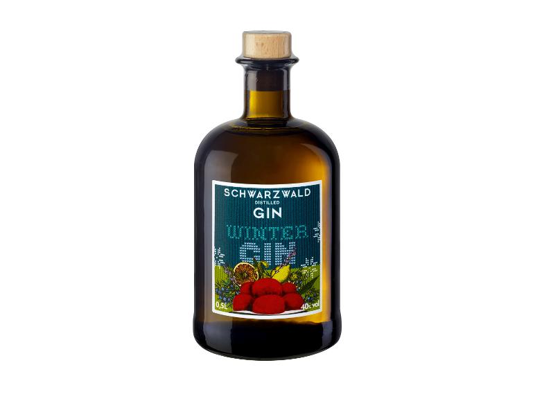 Eine Flasche Schwarzwald Winter Gin