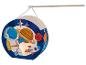 Weltraum-Papierlaterne mit Astronaut, Planeten und Rakete.