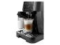 DeLonghi Kaffeemaschine bereitet einen Latte Macchiato zu.