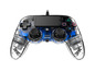 Transparentem blauer PlayStation 4 Controller mit Knöpfen.