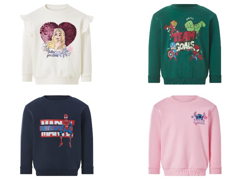 Vier Kinder-Sweatshirts: weiß mit Prinzessin, grün mit Superhelden, marineblau mit Spider-Man, rosa mit Stitch.