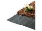 Unkrautvlies mit Rindenmulch und Blumen