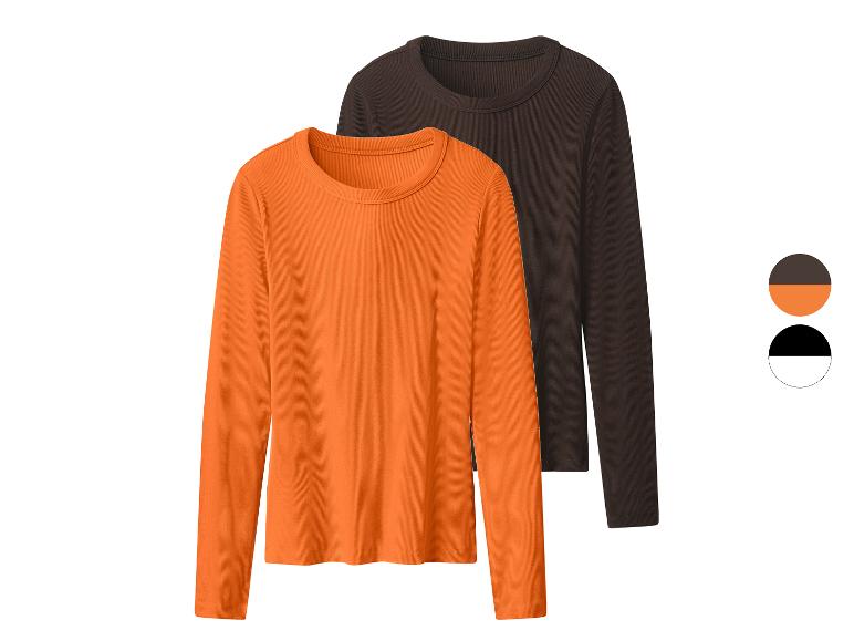Zwei gerippte Langarmshirts, eines in Orange und eines in Dunkelbraun.