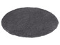 Ein runder grauer Teppich mit weicher Textur.