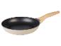 Antihaft-Pfanne mit Holzgriff.
