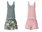 Zwei Damen-Pyjama-Sets mit Camisole-Tops und Shorts, eines floral grün und eines rosa.