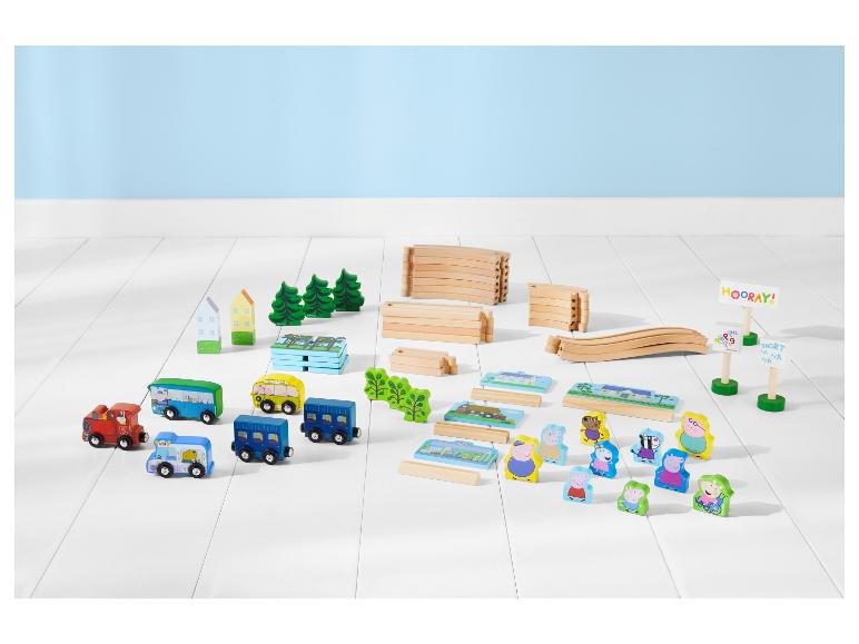 Peppa Pig Holzspielset mit Zug, Bussen, Schienen und Figuren.