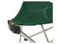 Ein grüner Klappstuhl mit Metallbeinen.