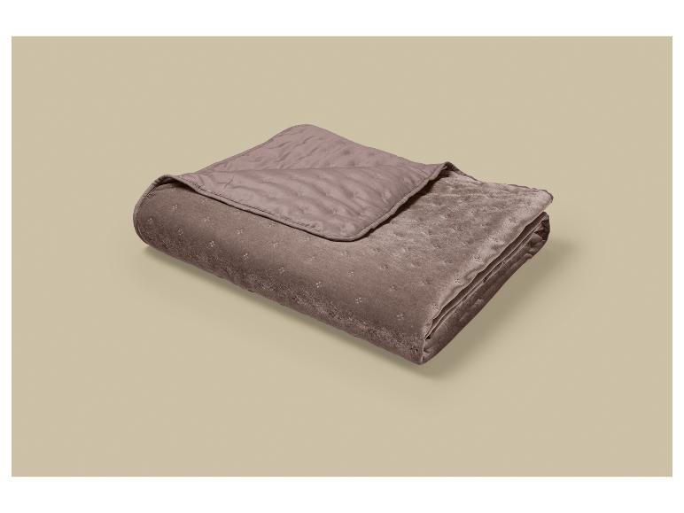 Weiche, rosabraune Steppdecke mit dezentem Muster