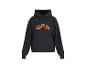 Schwarzer Hoodie mit einem orangefarbenen abstrakten Design auf der Brust.