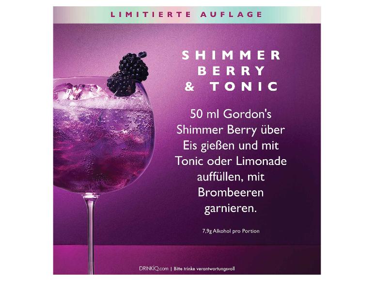 Shimmer Berry & Tonic Cocktailrezept mit Gordon's, garniert mit Brombeeren.