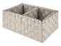 Beige geflochtene Aufbewahrungsboxen, stapelbar.