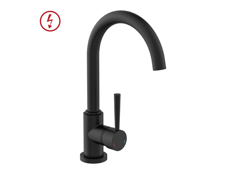 Ein schwarzer Küchenwasserhahn mit hohem Auslauf.