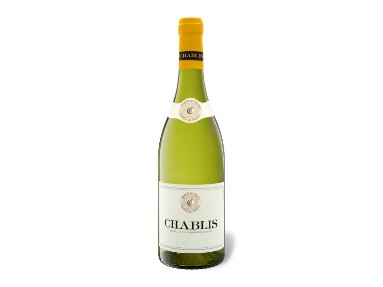Eine Flasche Weißwein mit gelber Folienkapsel und einem Etikett mit der Aufschrift „CHABLIS“.