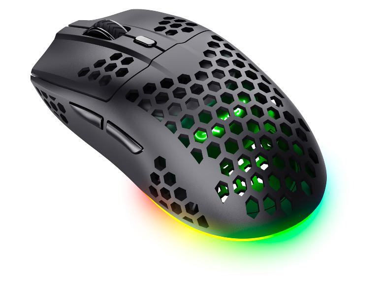 Schwarze Gaming-Maus mit perforiertem Gehäuse und RGB-Beleuchtung.