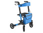 Ein blauer Rollator mit Sitz, Tasche und Rädern.