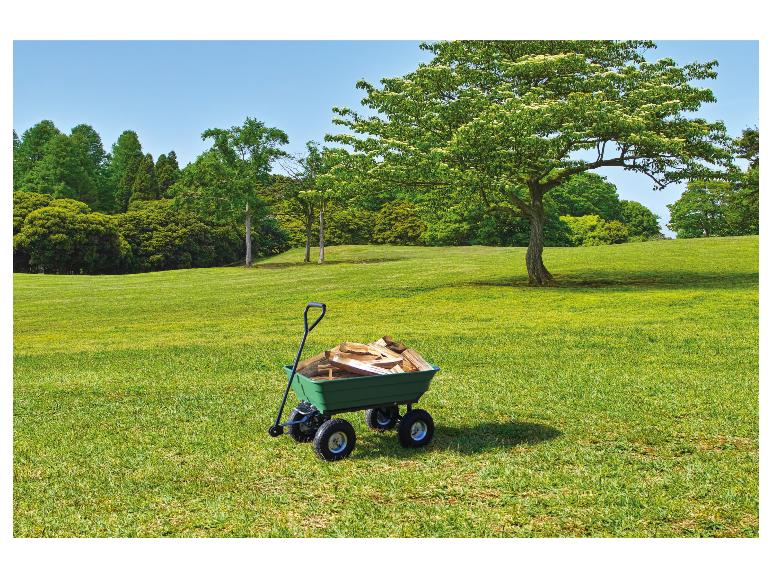 GÜDE Gartenwagen GGW 250 voll mit Brennholz auf einer grünen Wiese.