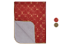 LIVARNO® Festliche Lacktischdecke in Rot mit goldenen Weihnachtsmotiven, Rückseite sichtbar.