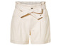Beige Denim Shorts mit Schleifen-Gürtel.