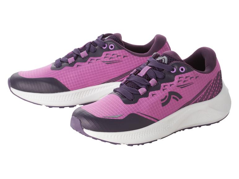 Zwei Paar rosa und lila Laufschuhe.